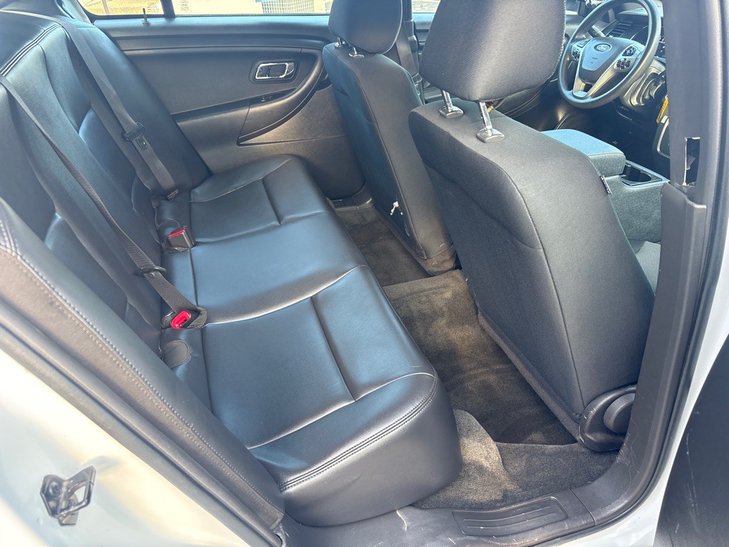 2013 Ford Taurus Image 24