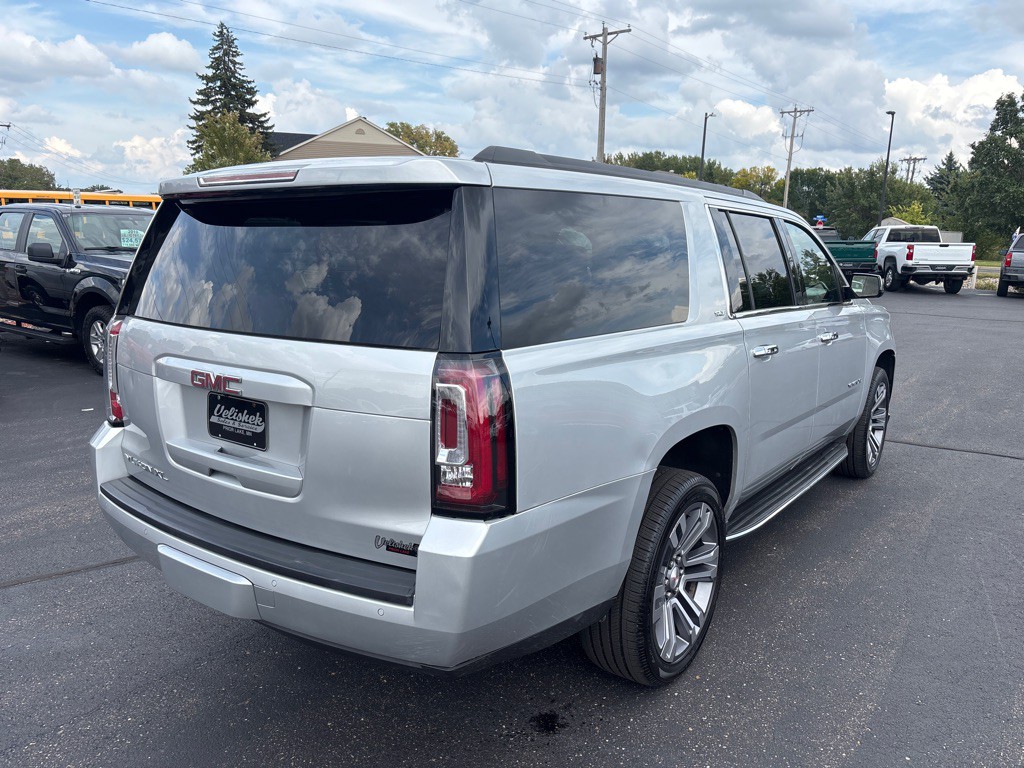 2017 GMC Yukon Image 3
