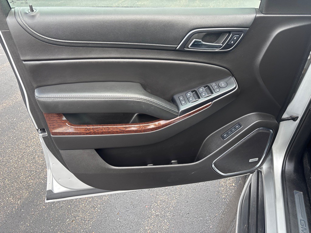 2017 GMC Yukon Image 9