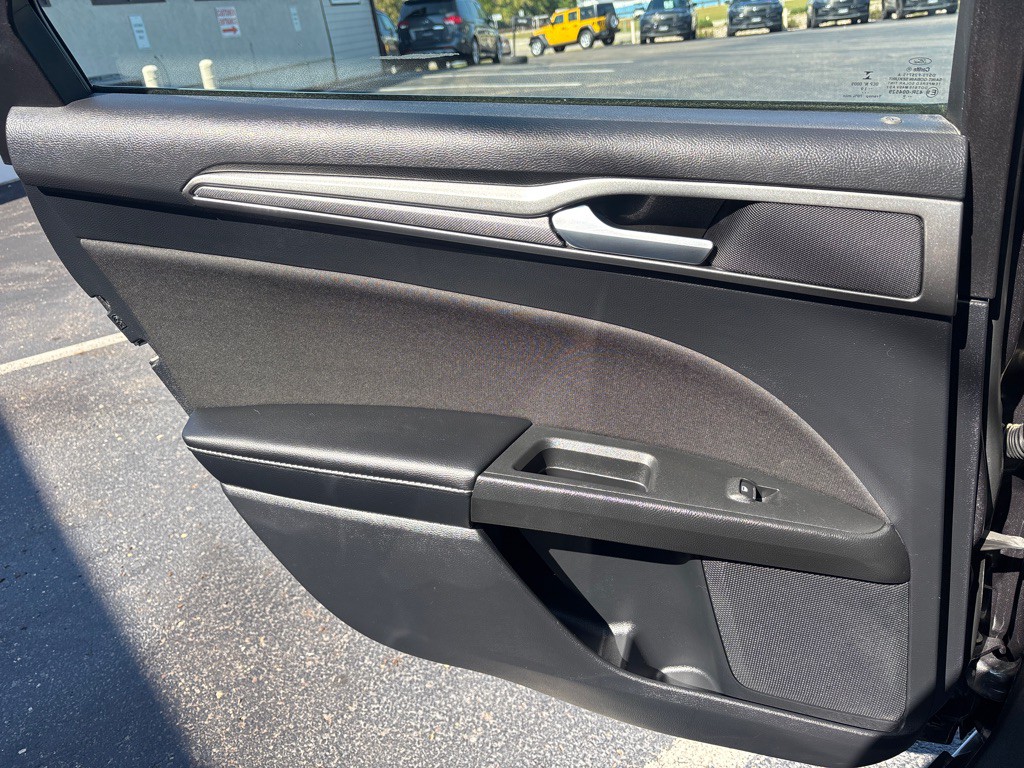2019 Ford Fusion Image 24
