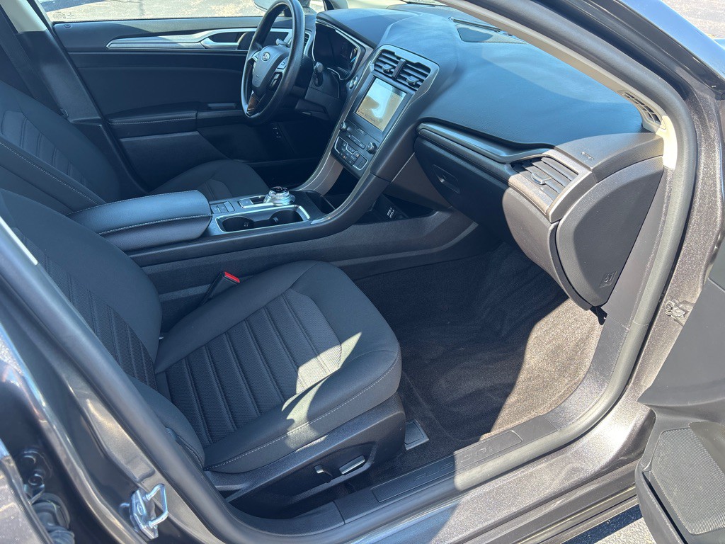 2019 Ford Fusion Image 30