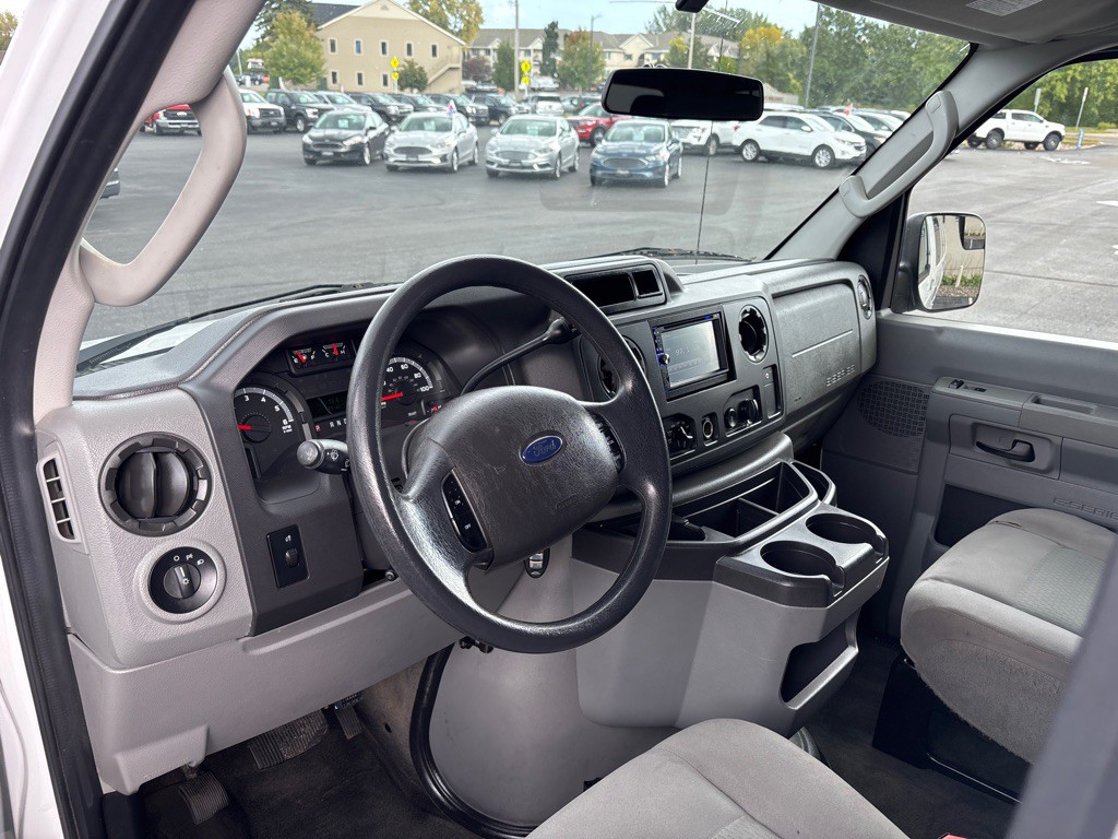 2012 Ford Econoline Image 11