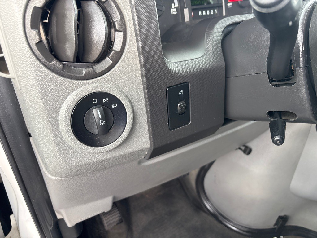 2012 Ford Econoline Image 12