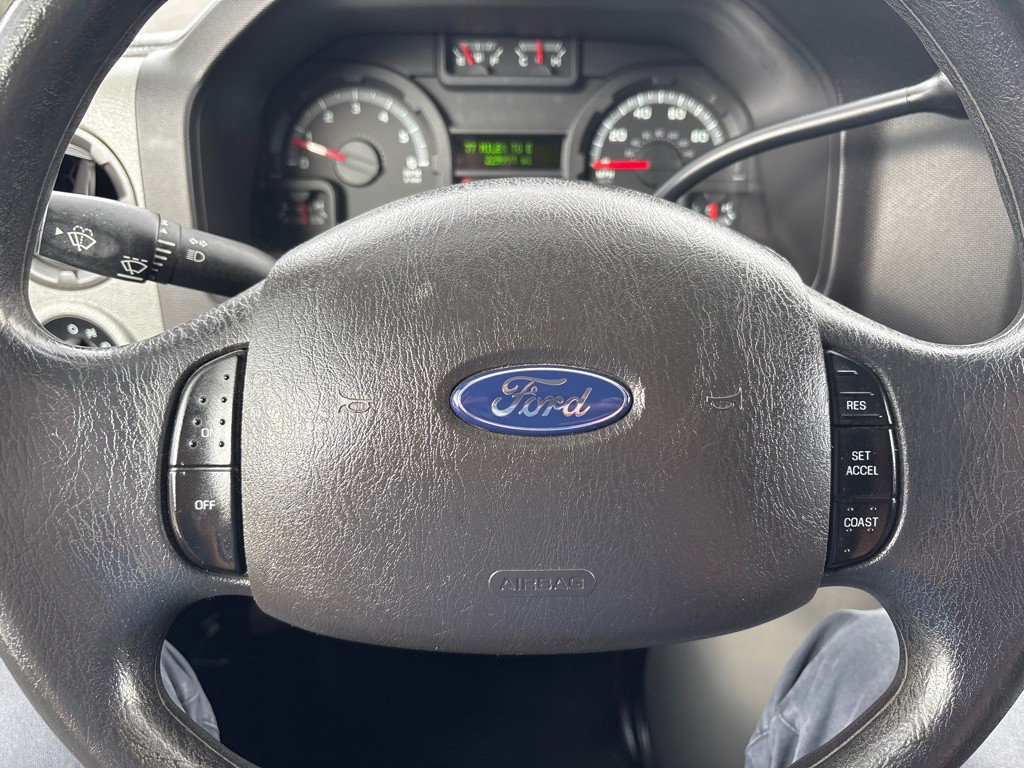 2012 Ford Econoline Image 13