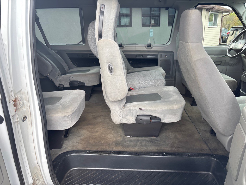 2012 Ford Econoline Image 19