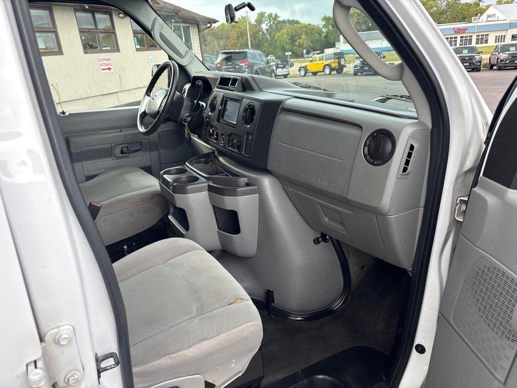 2012 Ford Econoline Image 22