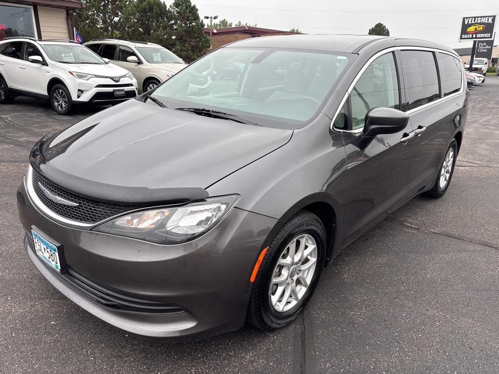 2017 Chrysler Pacifica Image 7