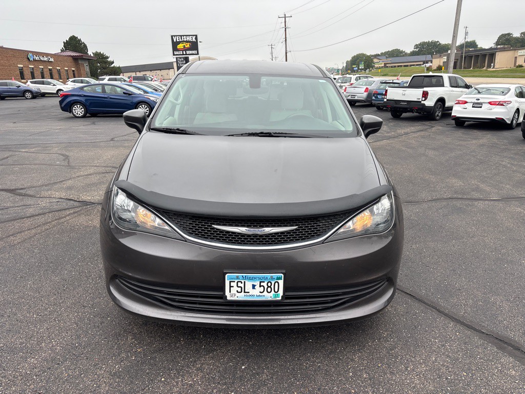 2017 Chrysler Pacifica Image 8