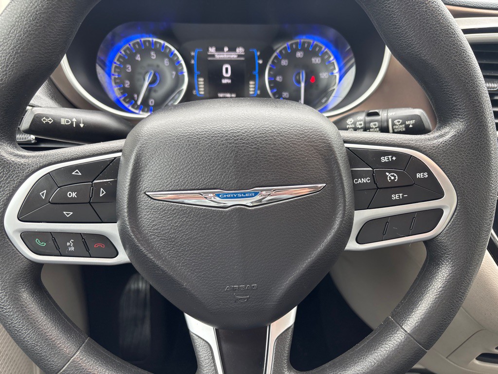 2017 Chrysler Pacifica Image 15