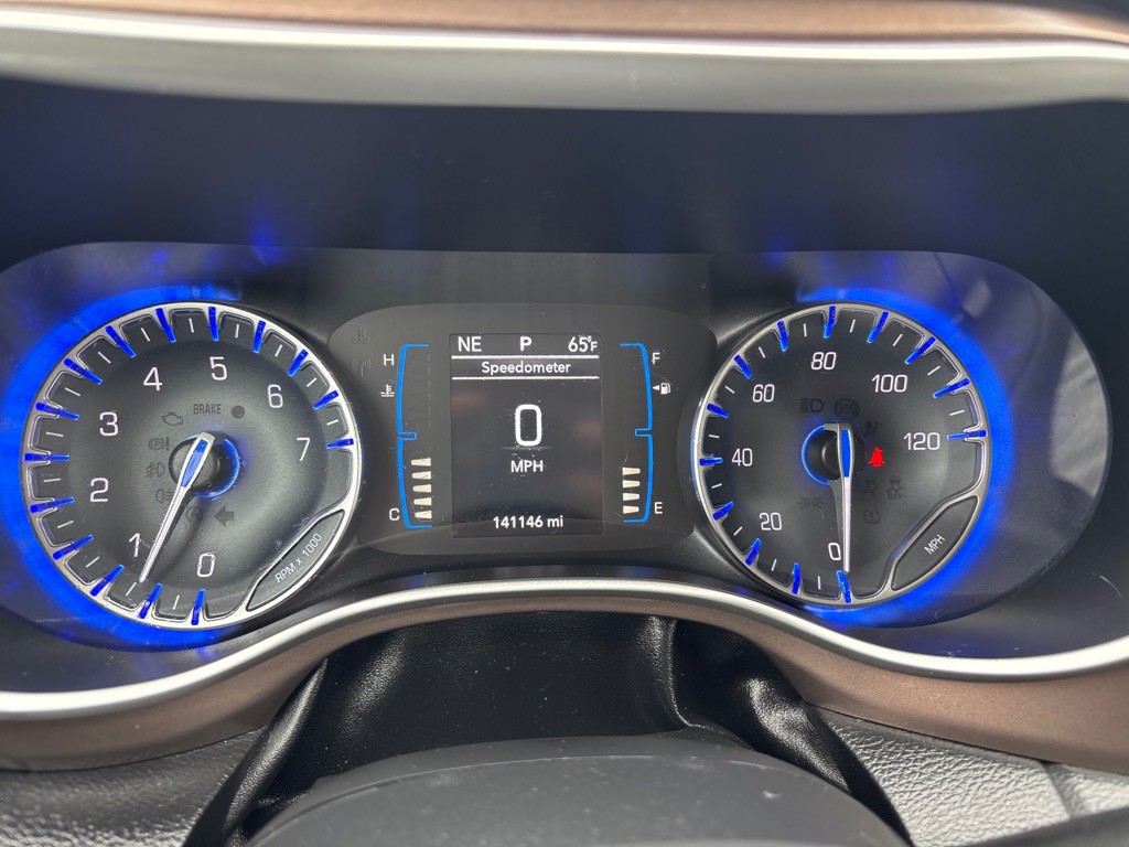 2017 Chrysler Pacifica Image 16