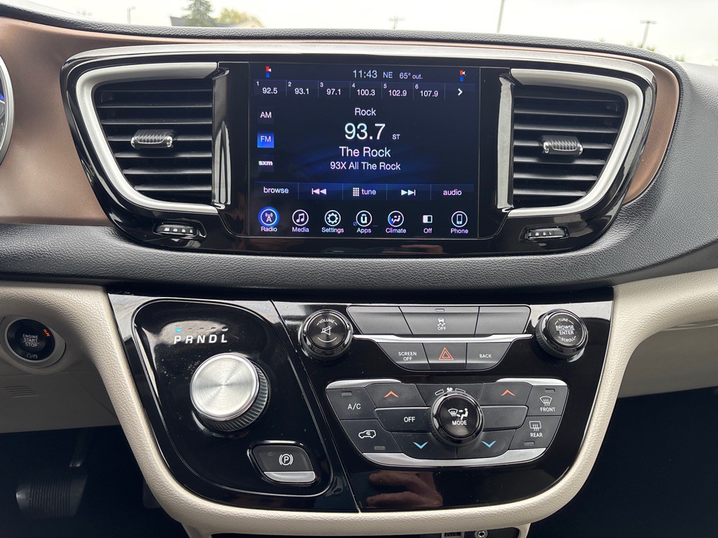 2017 Chrysler Pacifica Image 17