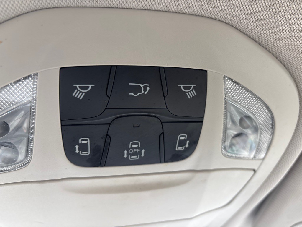 2017 Chrysler Pacifica Image 25