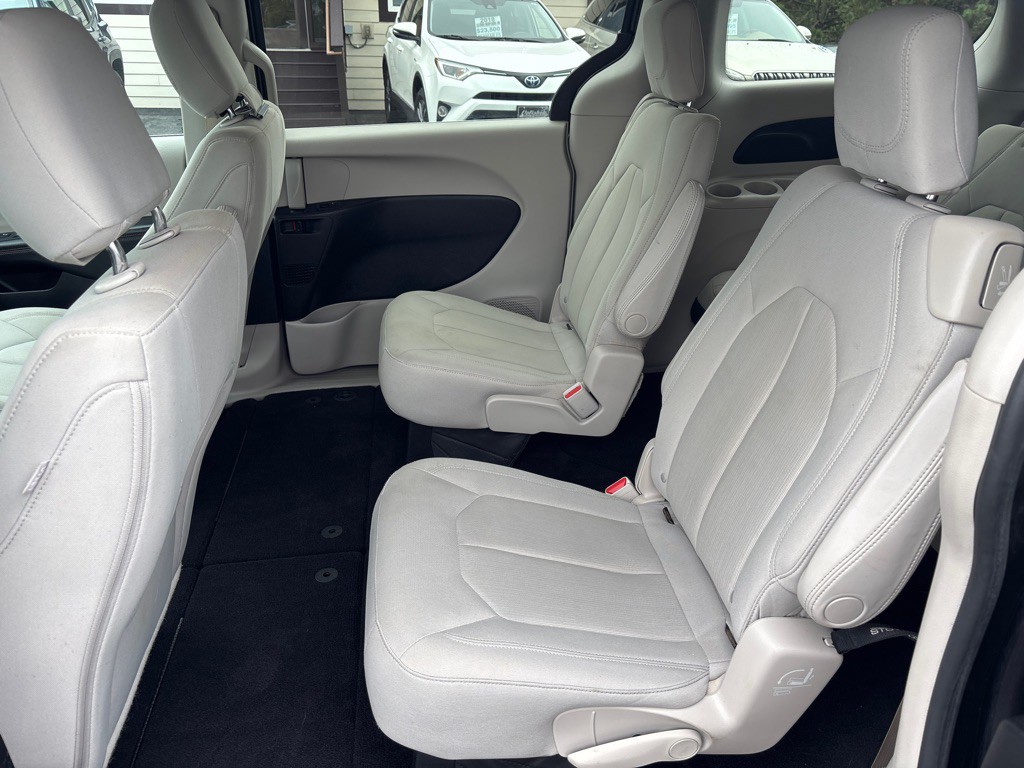 2017 Chrysler Pacifica Image 26