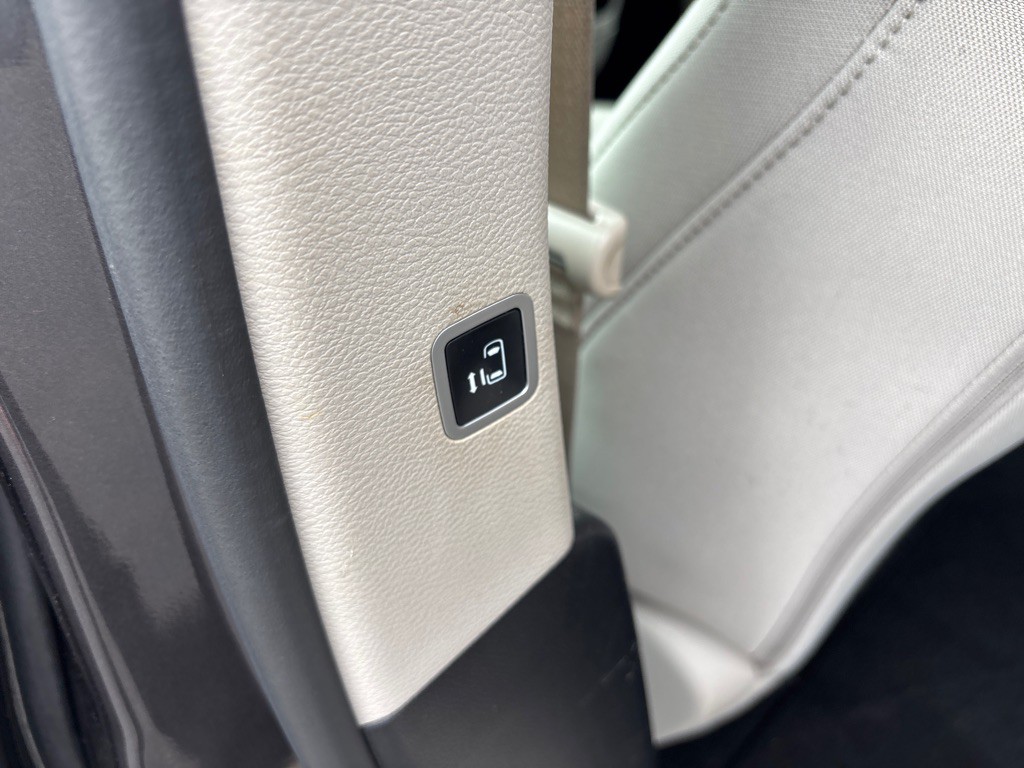 2017 Chrysler Pacifica Image 28