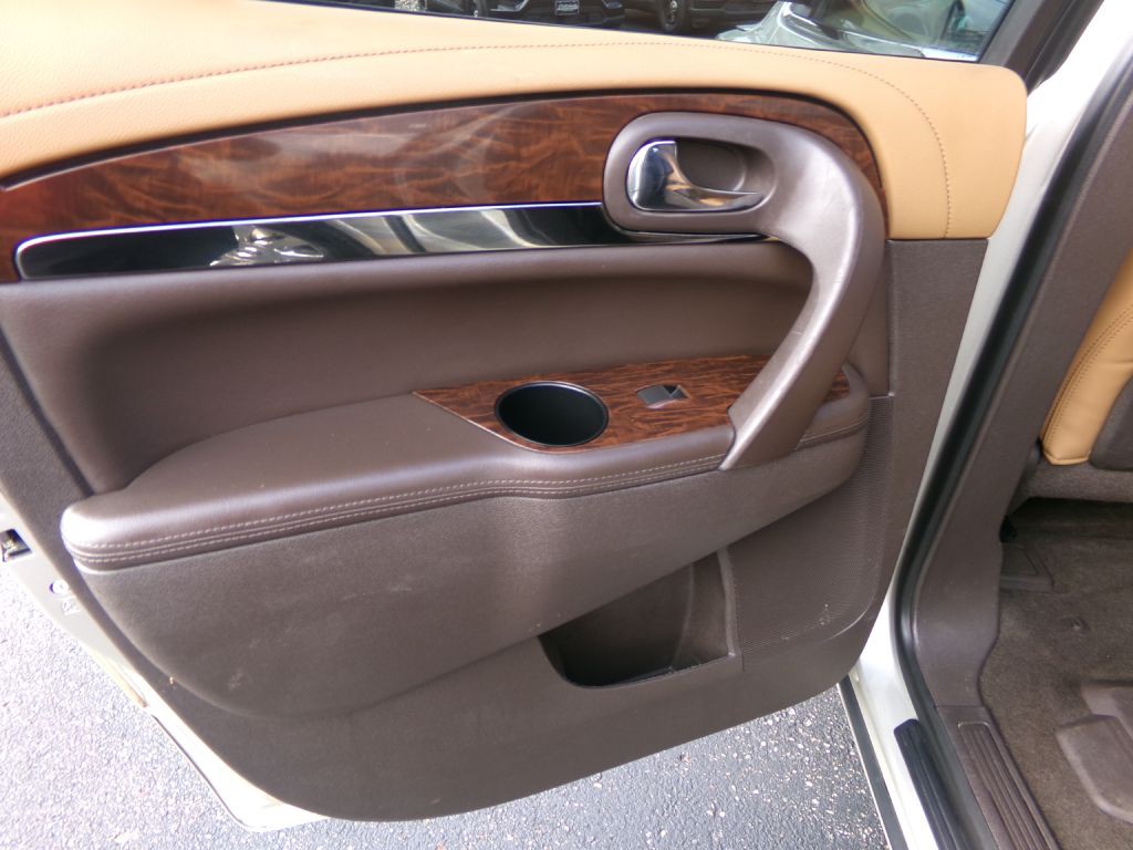 2017 Buick Enclave Image 38
