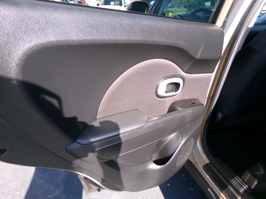 2016 Kia Soul Image 21