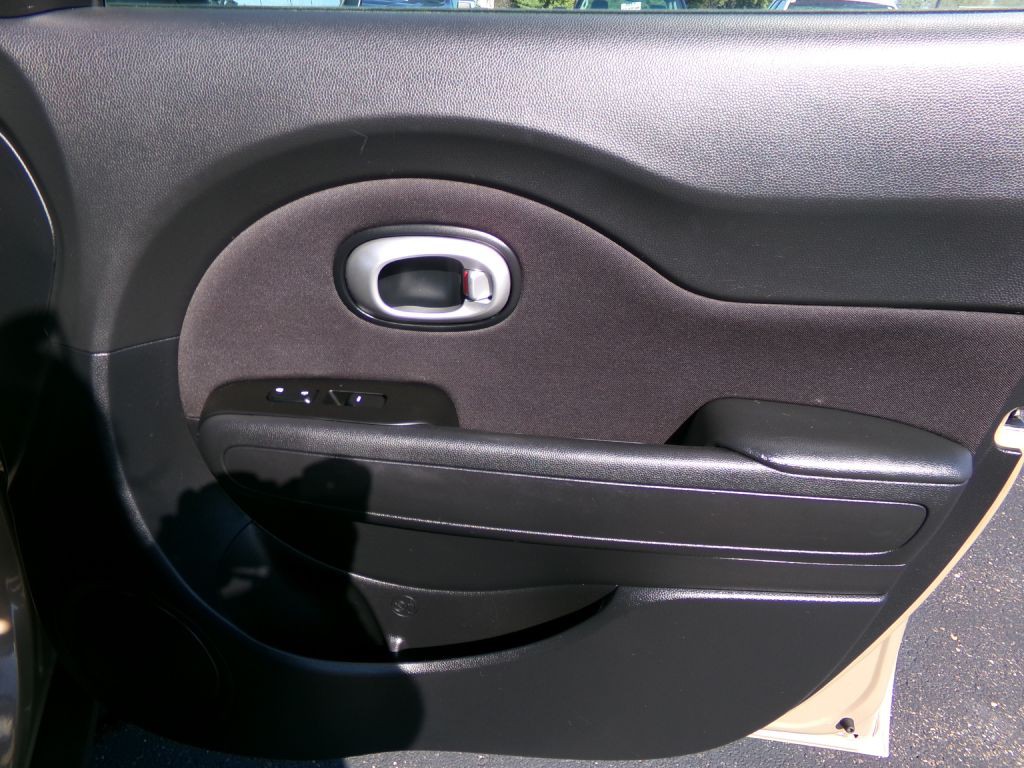 2016 Kia Soul Image 25