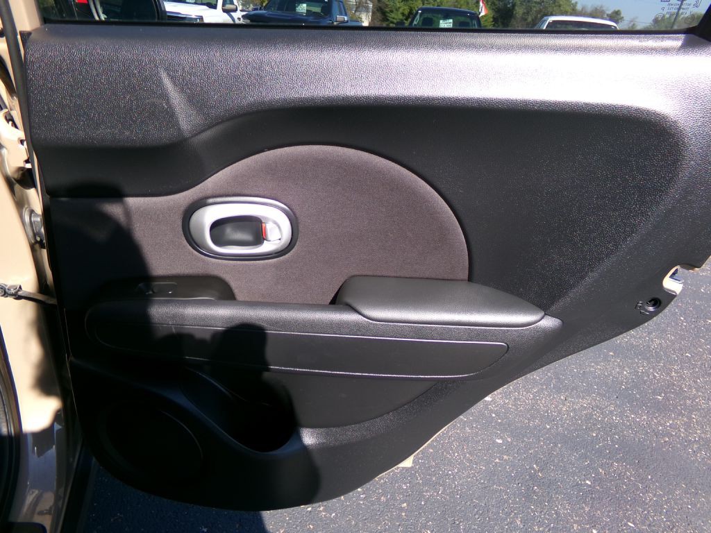2016 Kia Soul Image 28