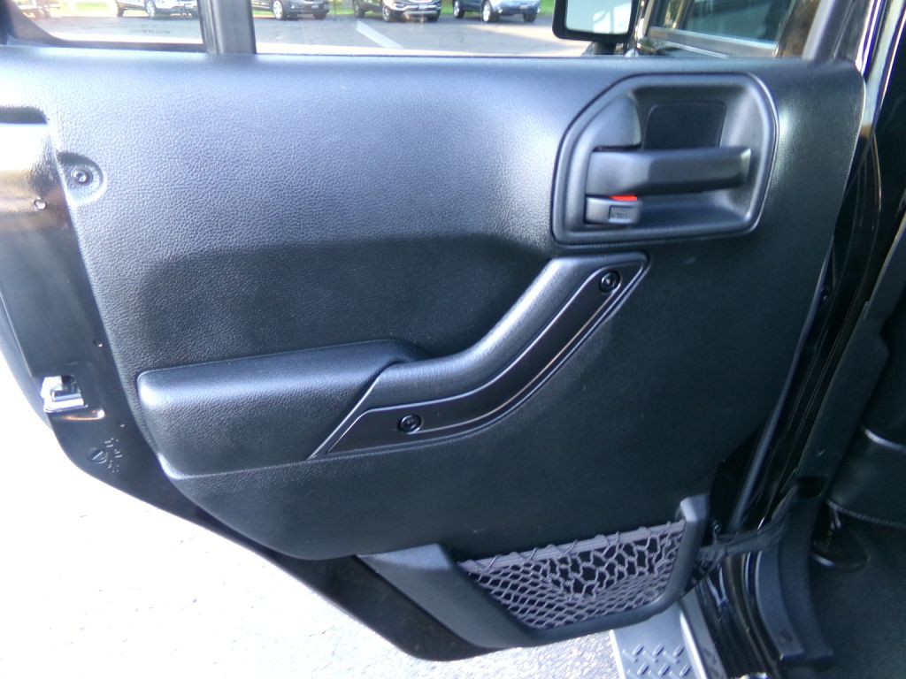 2017 Jeep Wrangler Unlimited Image 33