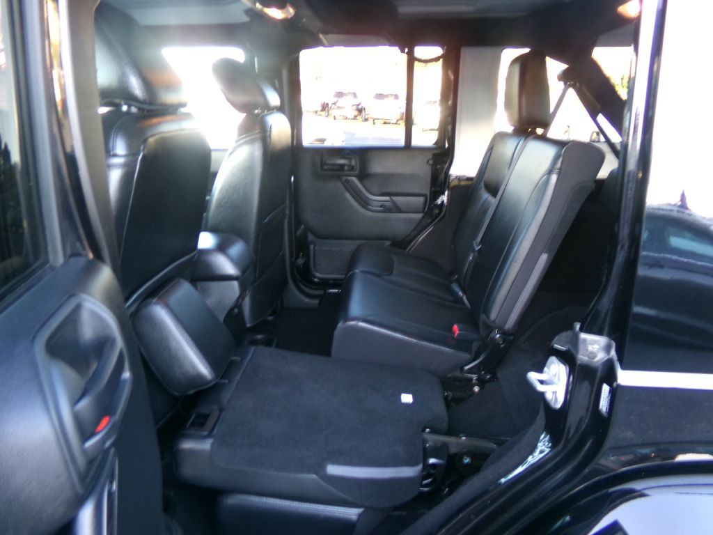 2017 Jeep Wrangler Unlimited Image 35