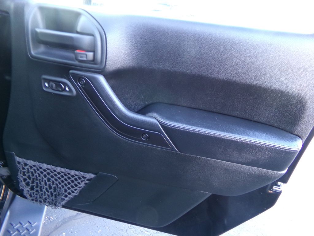 2017 Jeep Wrangler Unlimited Image 38