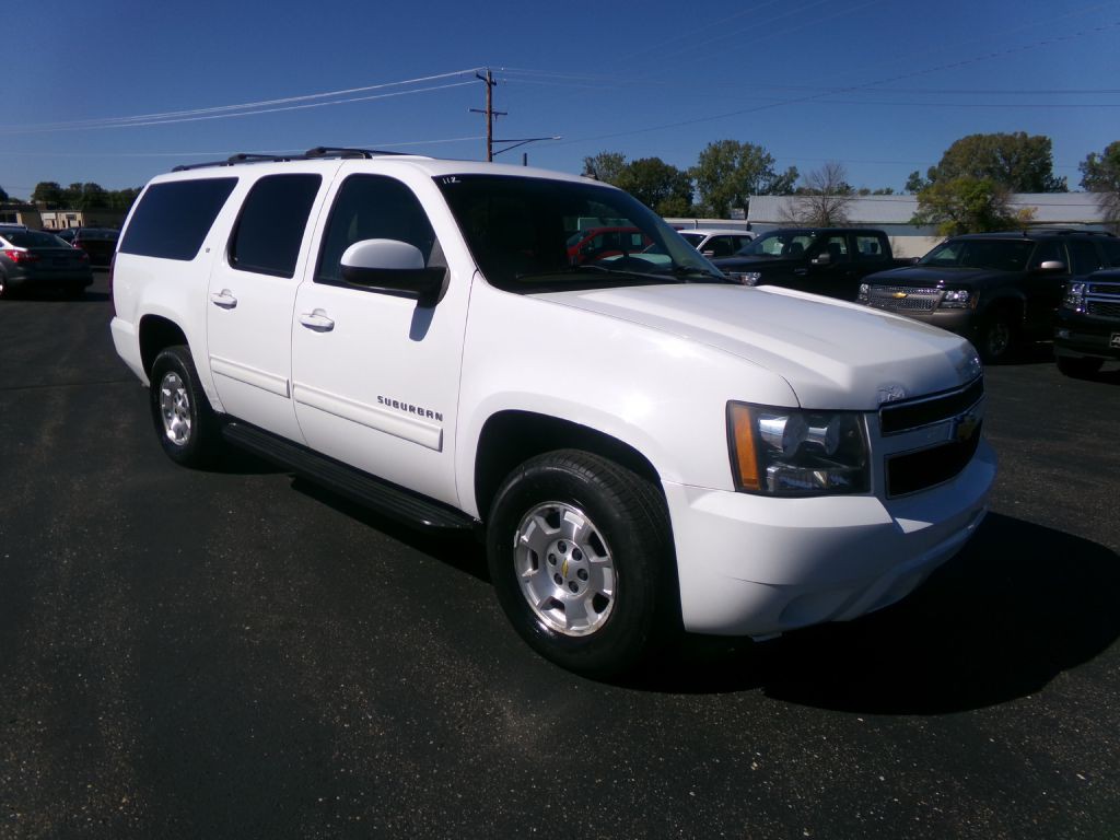 2012 Chevrolet Suburban Image 1