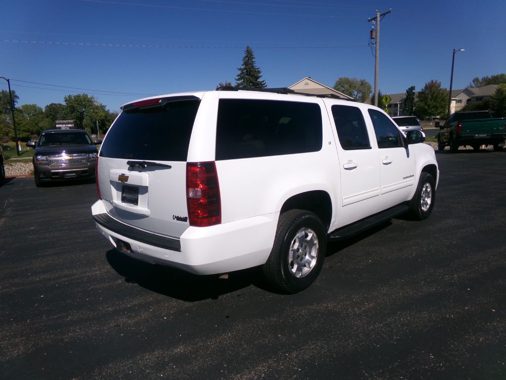 2012 Chevrolet Suburban Image 3