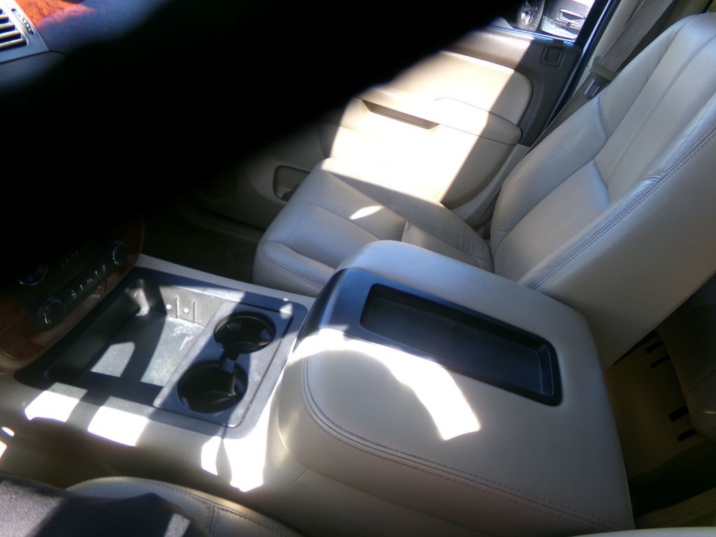 2012 Chevrolet Suburban Image 27