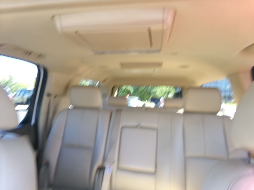 2012 Chevrolet Suburban Image 31