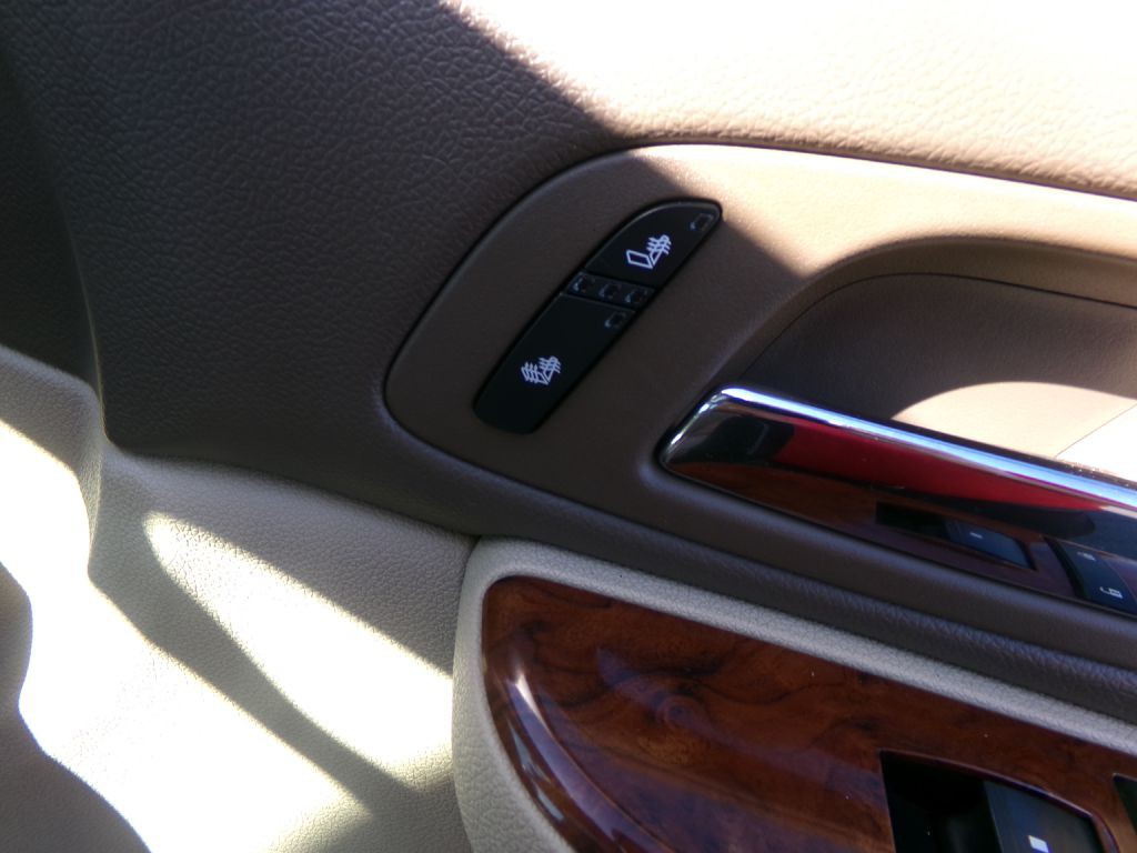 2012 Chevrolet Suburban Image 40