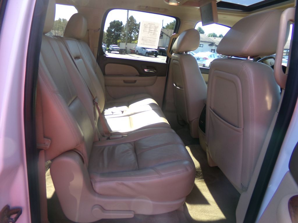 2012 Chevrolet Suburban Image 47