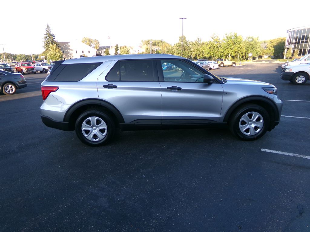2020 Ford Explorer Image 2