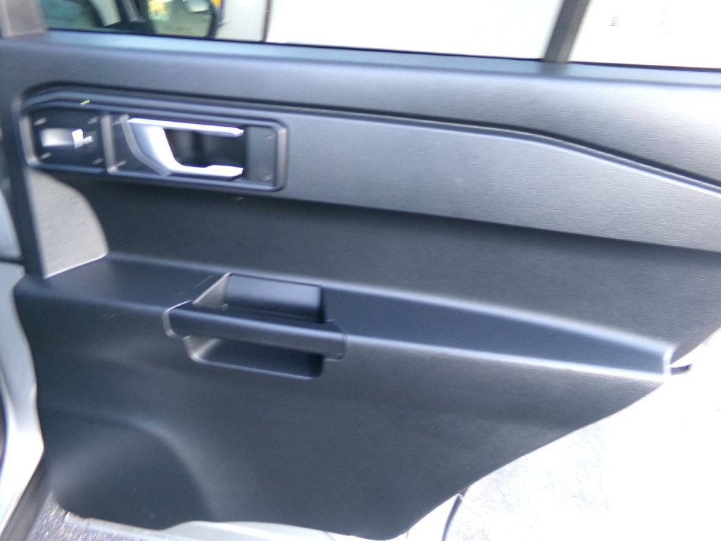 2020 Ford Explorer Image 38