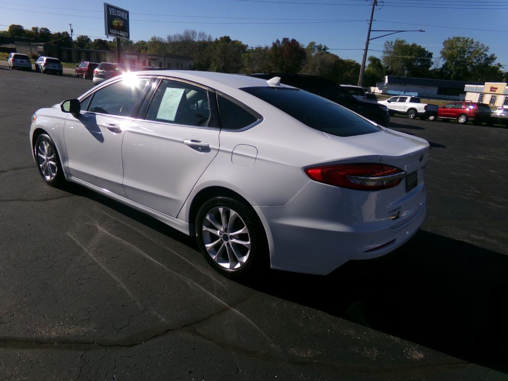 2020 Ford Fusion Image 8