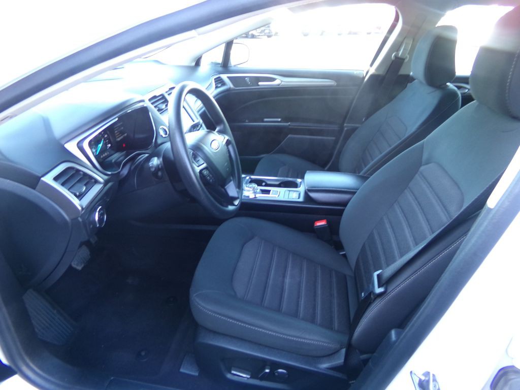 2020 Ford Fusion Image 11
