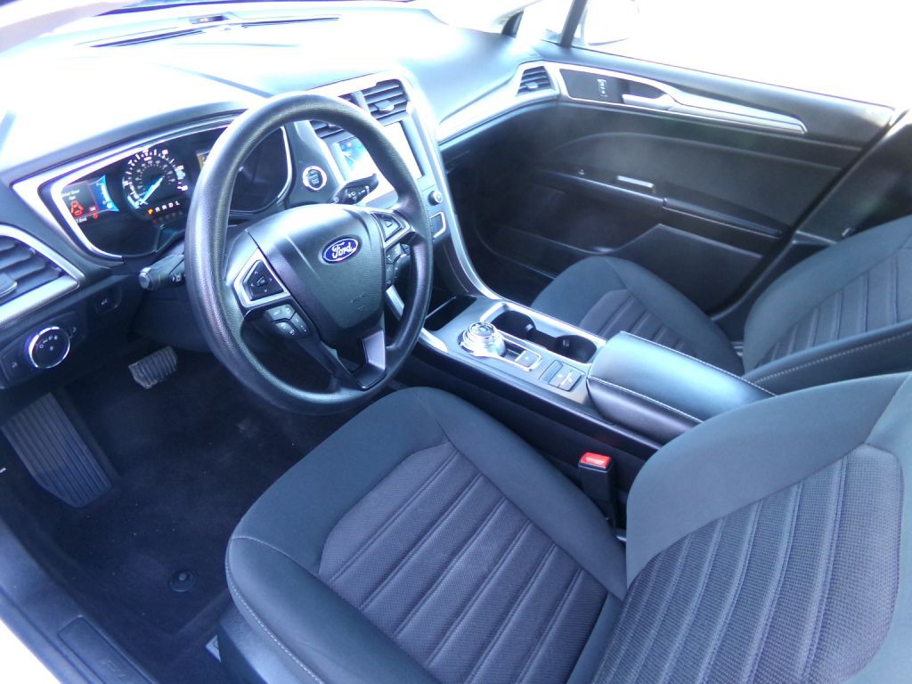 2020 Ford Fusion Image 12
