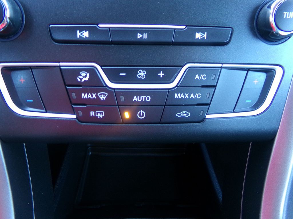 2020 Ford Fusion Image 29