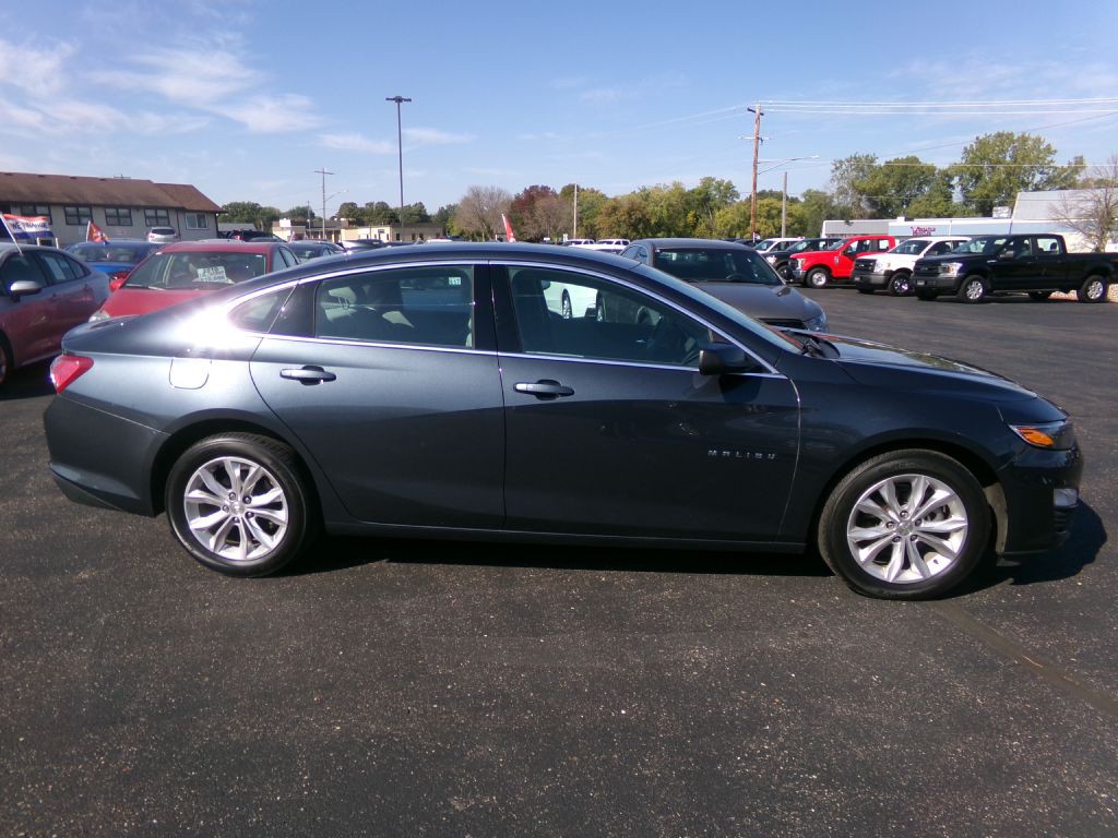 2020 Chevrolet Malibu Image 2