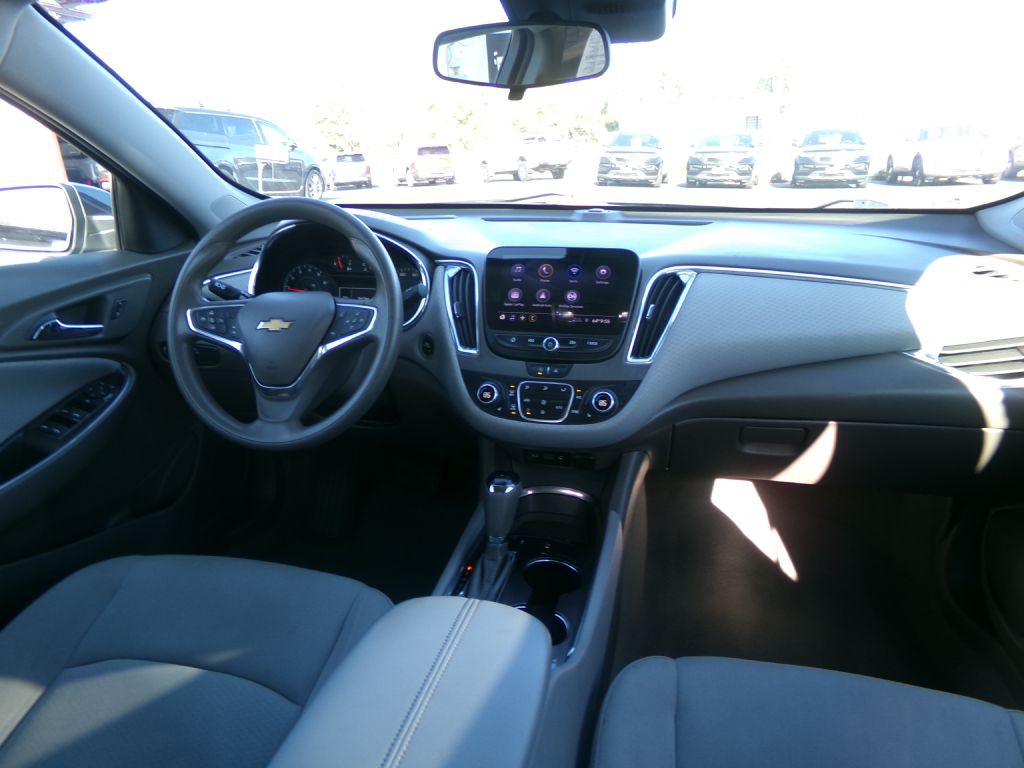 2020 Chevrolet Malibu Image 32