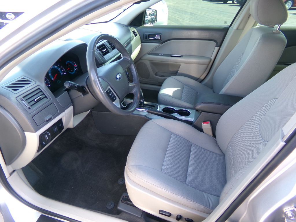 2011 Ford Fusion Image 9
