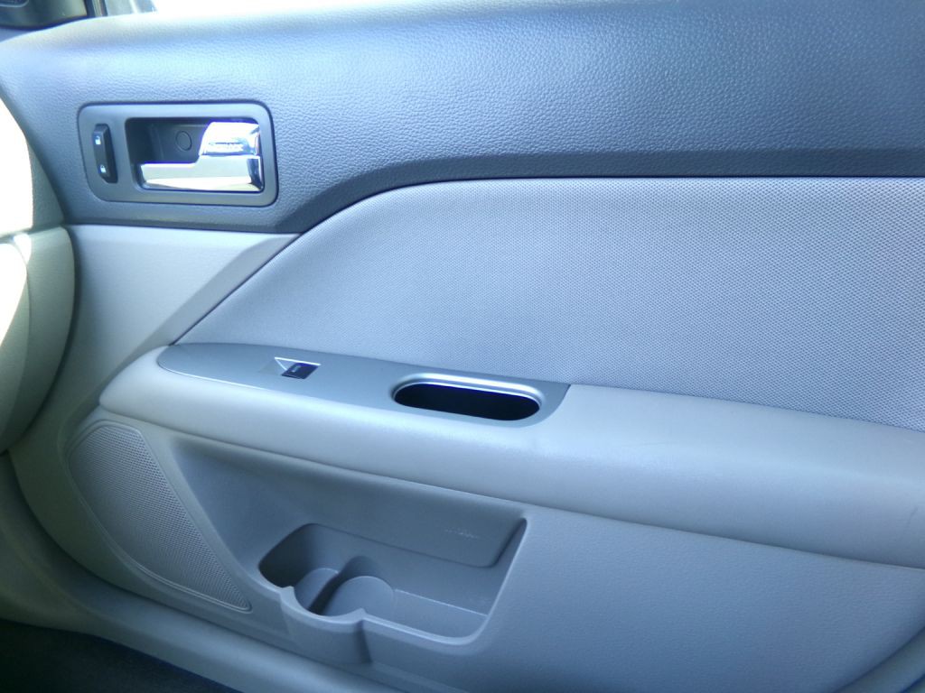 2011 Ford Fusion Image 25