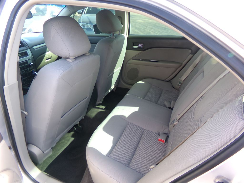 2011 Ford Fusion Image 26