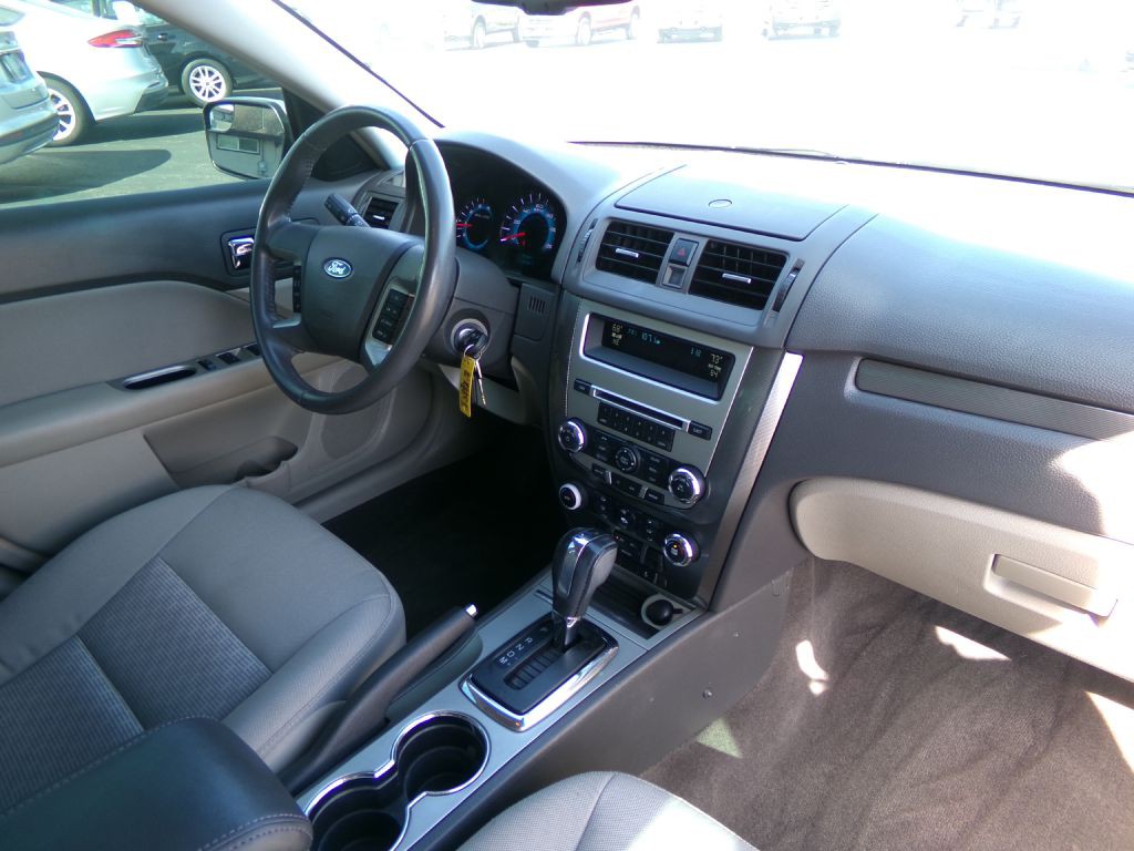 2011 Ford Fusion Image 28