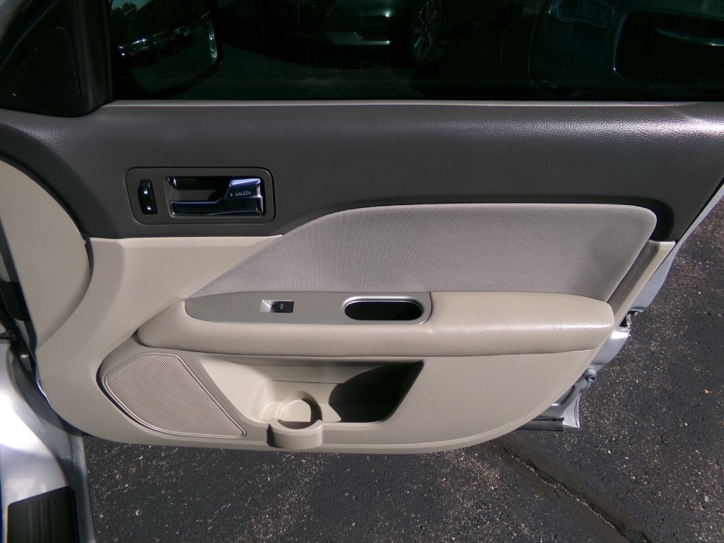 2011 Ford Fusion Image 30