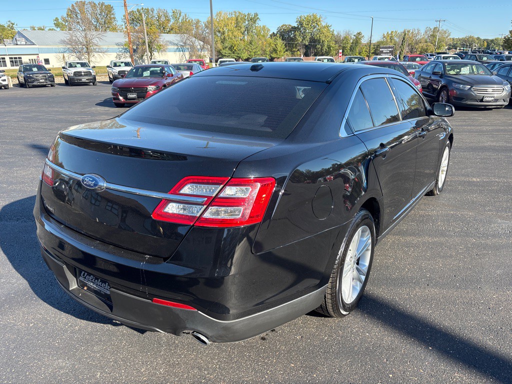 2016 Ford Taurus Image 3