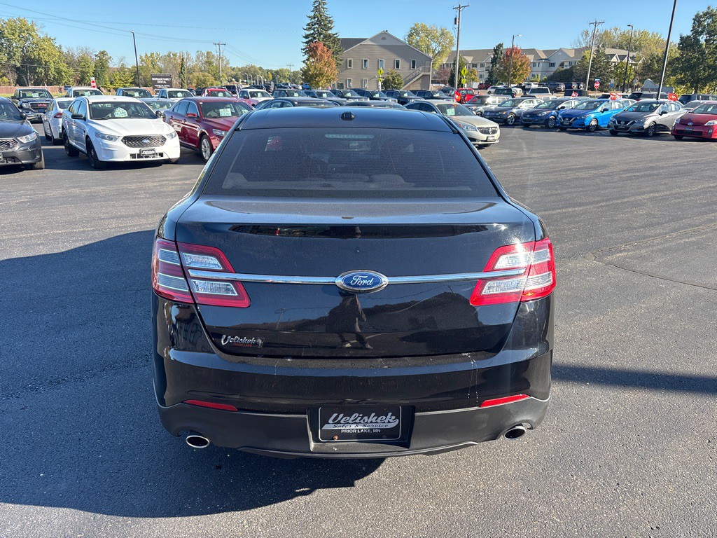 2016 Ford Taurus Image 4
