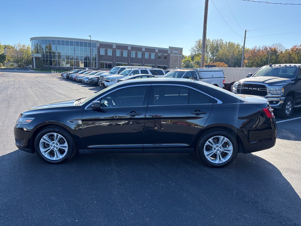 2016 Ford Taurus Image 6