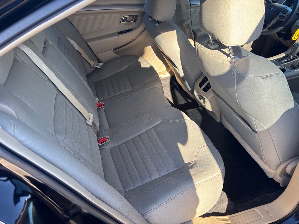 2016 Ford Taurus Image 25