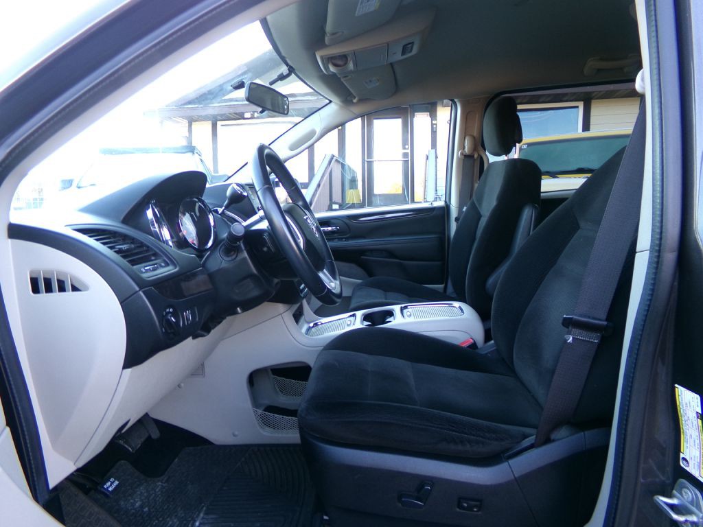 2016 Dodge Grand Caravan Image 12