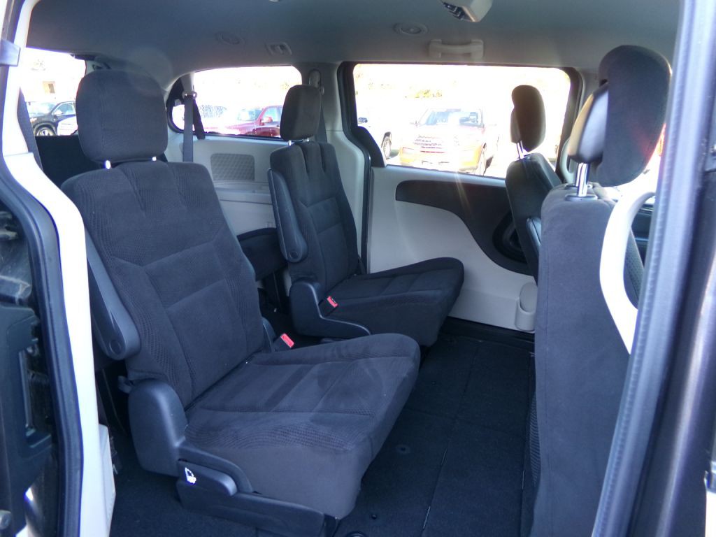 2016 Dodge Grand Caravan Image 36
